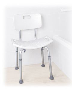 Sedia per doccia regolabile in alluminio anodizzato con seduta in HDPE, dotata di puntali antiscivolo. Scopri prezzi e offerte. 